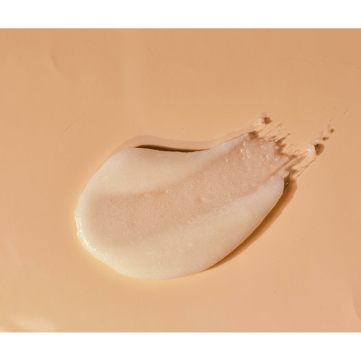 Texture of Tree Hut Sugar Exfoliant, creamy and smooth, ideal for gentle skin exfoliation.