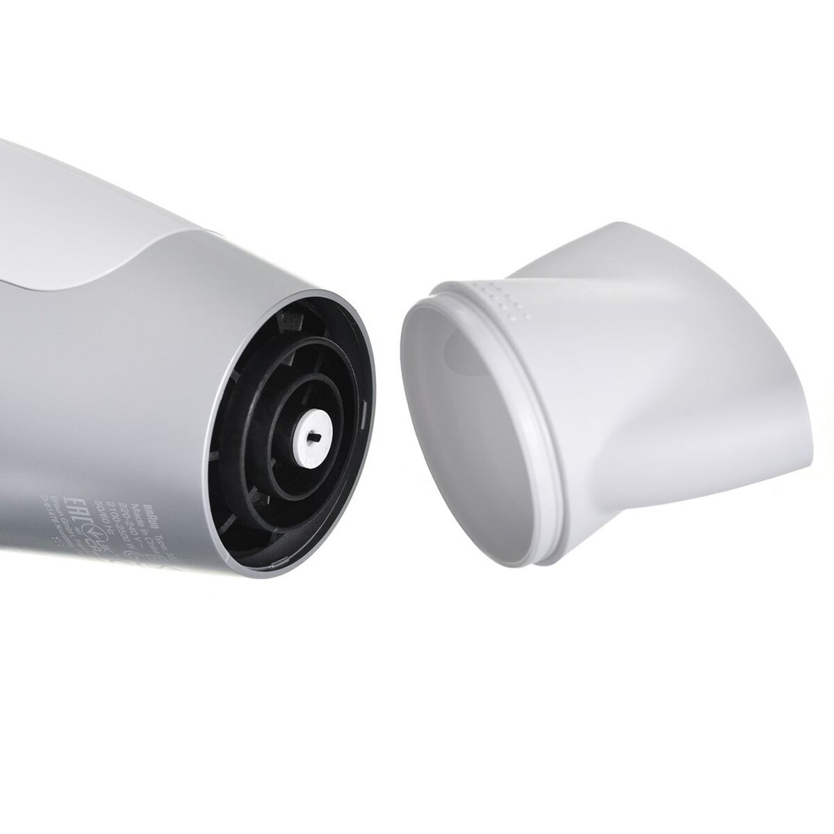 Détail du Sèche-cheveux Braun Satin Hair 5 Power Perfection HD580 avec embout amovible et design élégant.