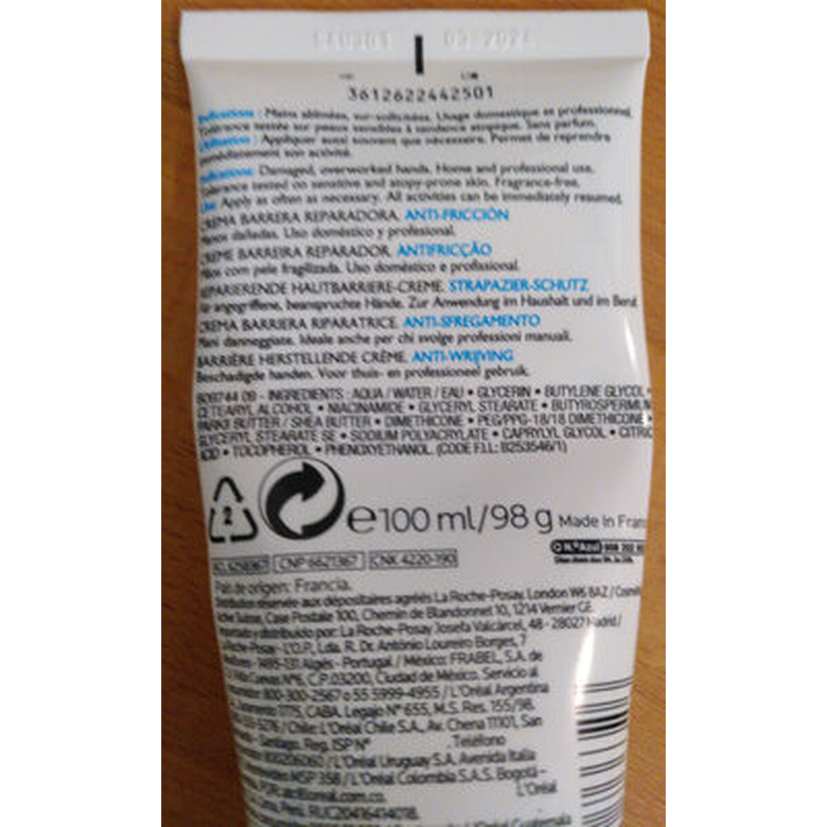 Lotion mains La Roche Posay Cicaplast 100 ml, contenant la liste des ingrédients et caractéristiques du produit.