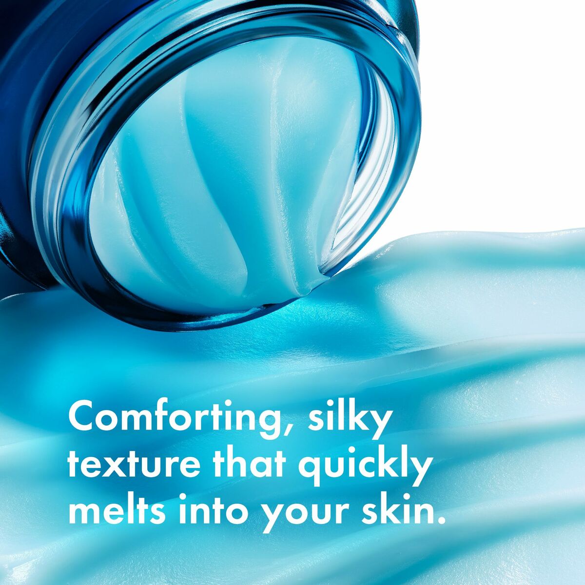 Close-up of Vichy MINÉRAL 89 crème showcasing its silky texture that melts into the skin.