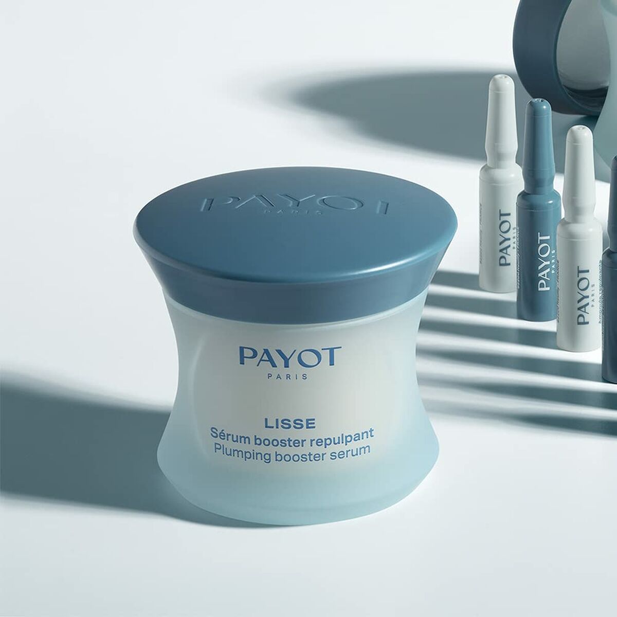 Sérum anti-âge Payot Repulpant dans un pot élégant, conçu pour repulper et hydrater la peau.
