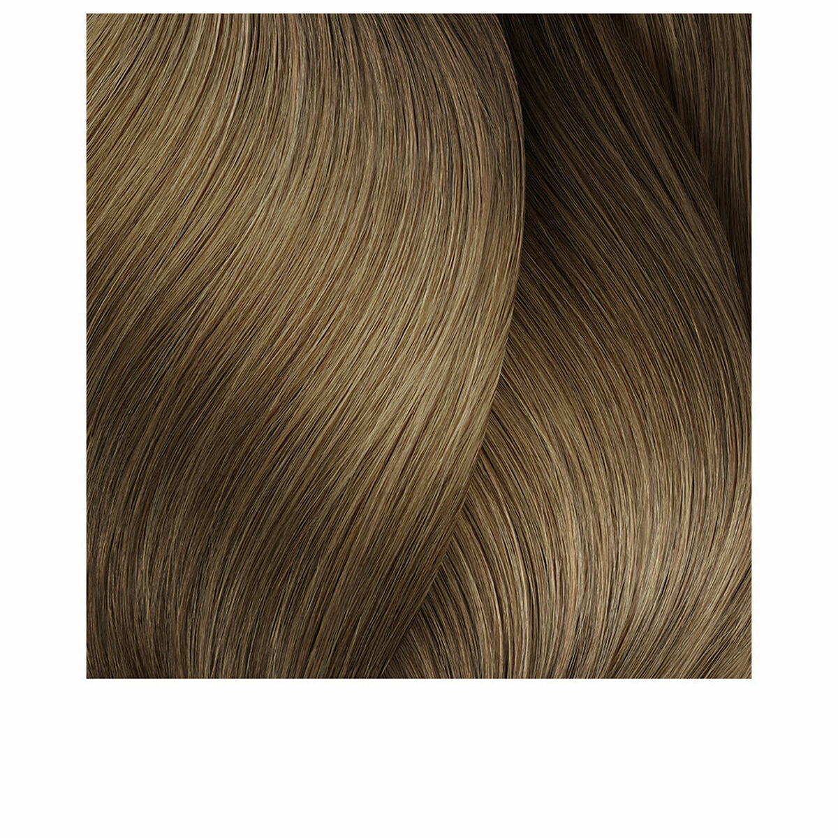 Cheveux brillants et soyeux de couleur brune, mettant en valeur le masque L'Oreal Professionnel Paris MAJIREL.