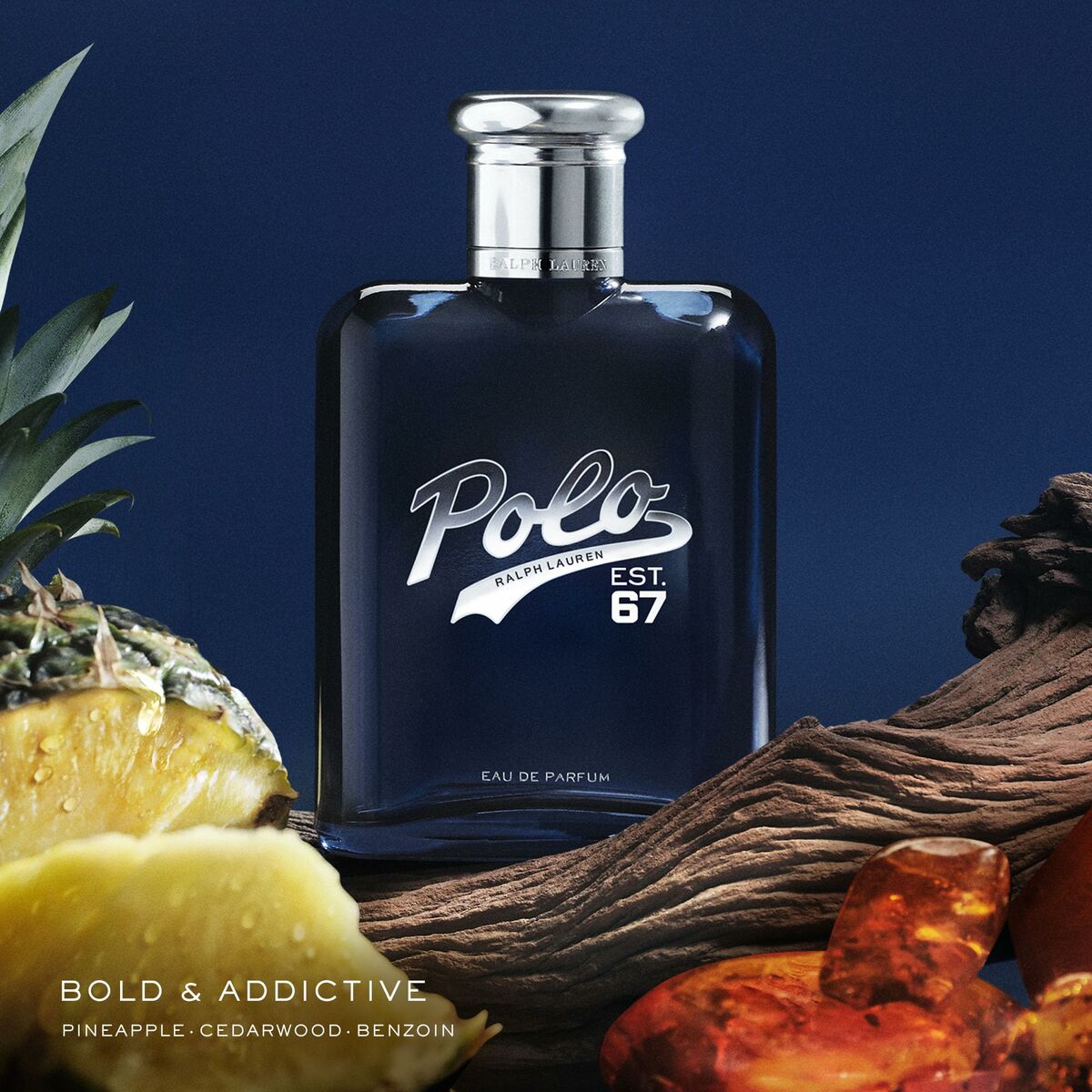 Flacon de parfum Homme Ralph Lauren POLO avec des notes de pin, bois de cèdre et benjoin.