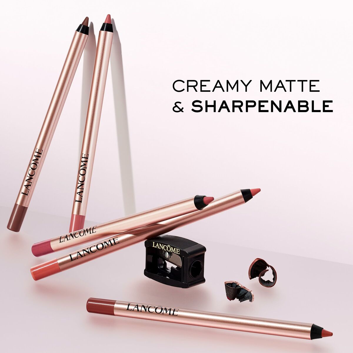 Rouge à lèvres Lancôme: crayons crémeux mat avec taille-crayon, élégants et faciles à appliquer.