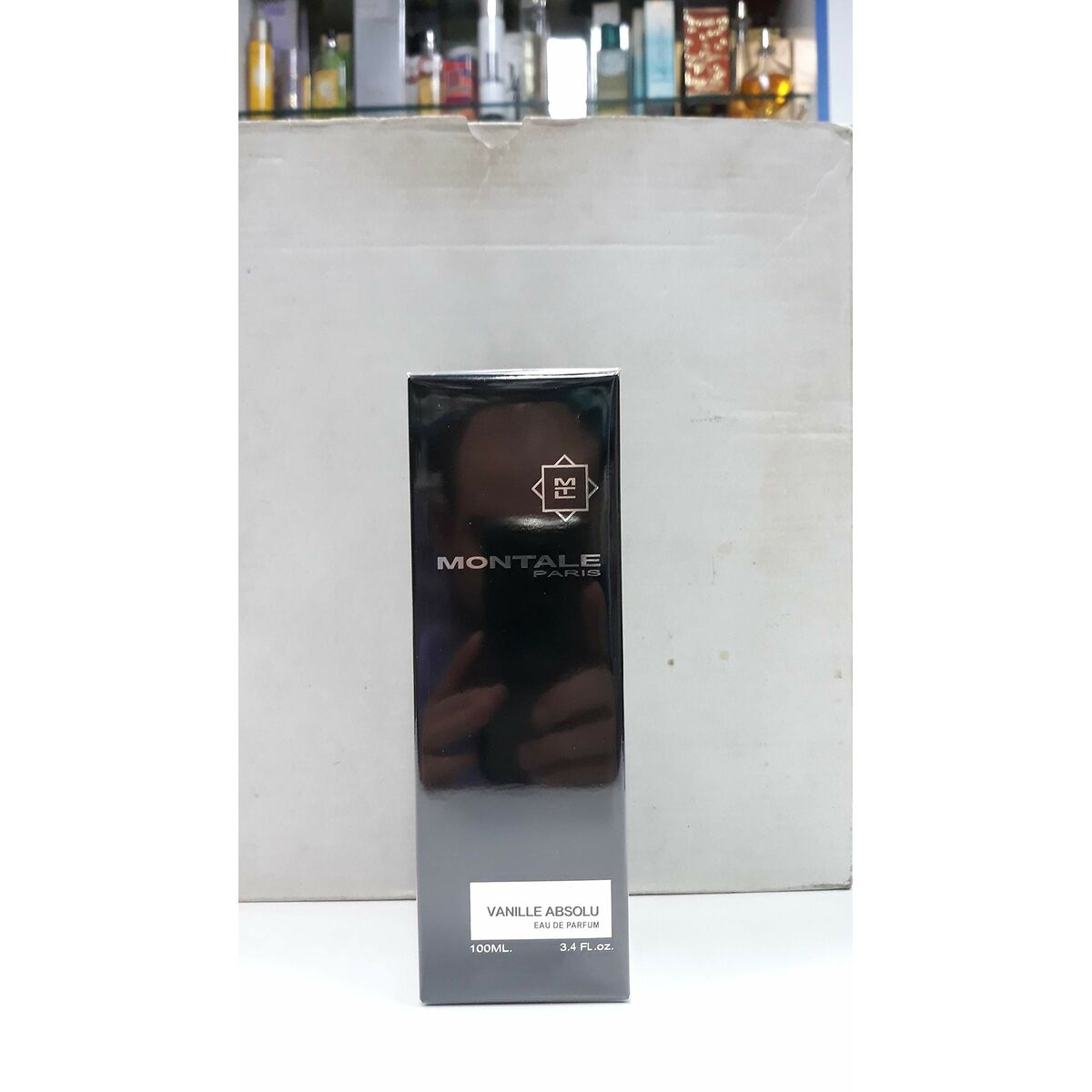 Parfum Femme Montale Vanille Absolu 100 ml Eau de Parfum in sleek black packaging, showcasing femininity and elegance.