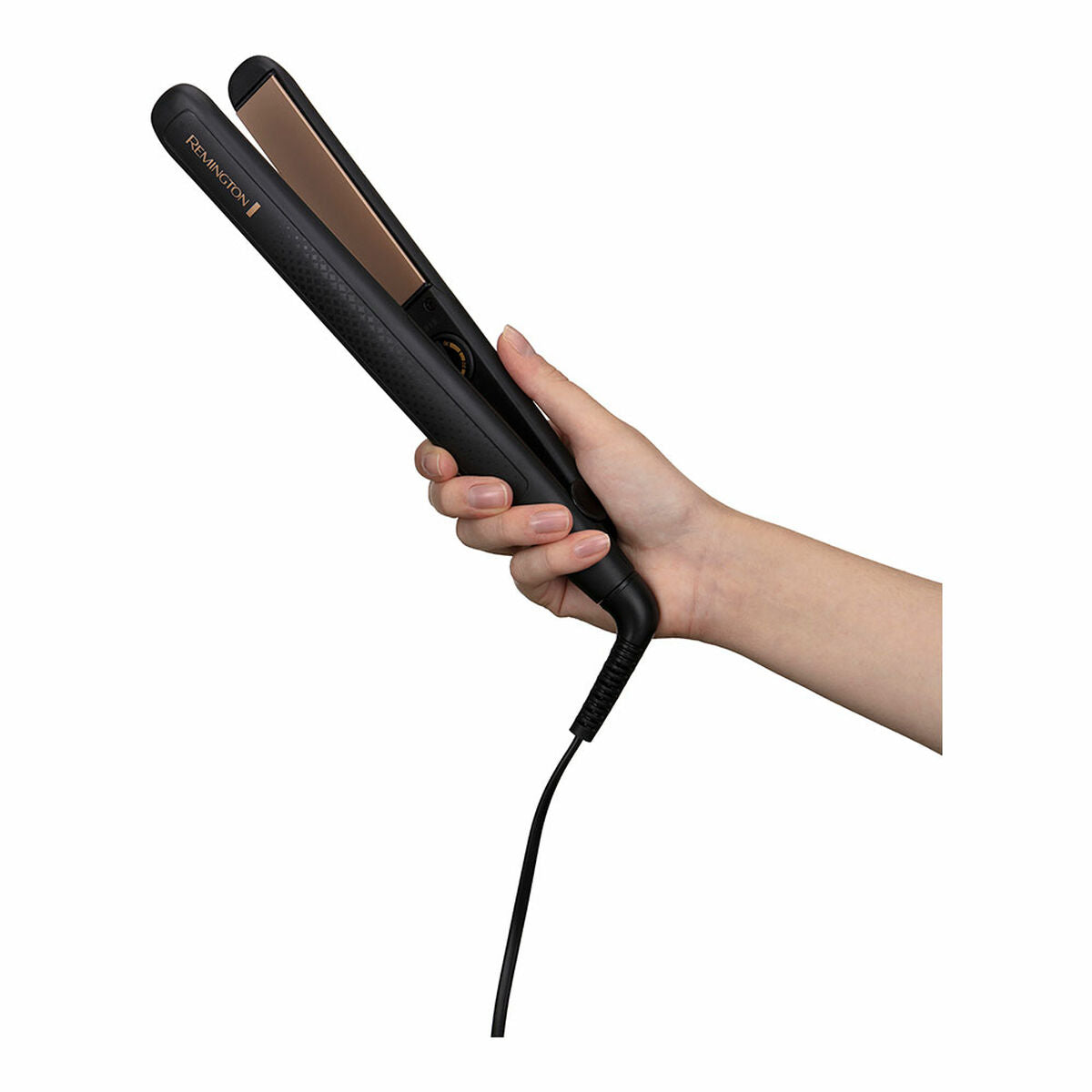 Lisseur à cheveux Remington Noir en main, prêt à styliser avec une chauffe rapide en 15 secondes.