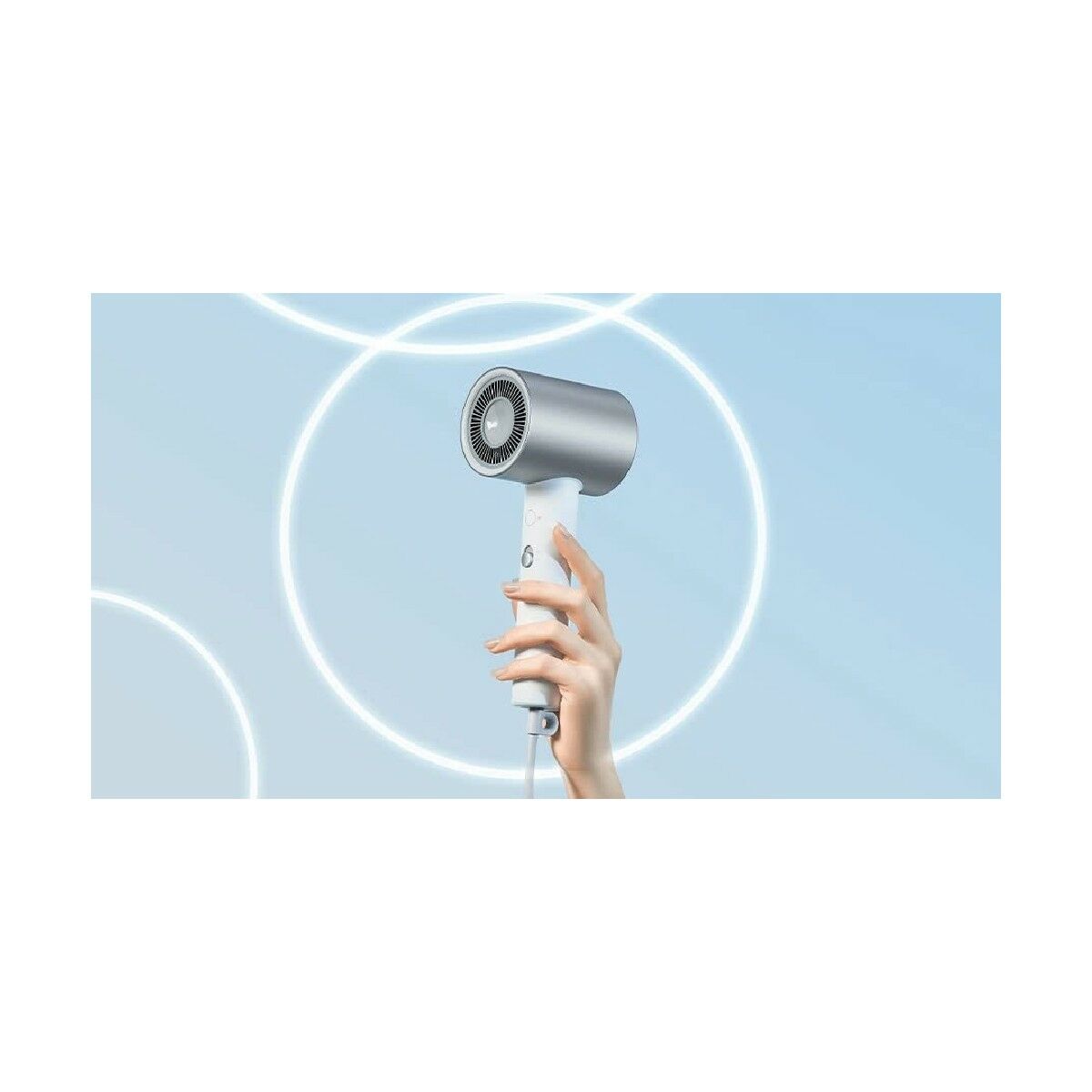 Sèche-cheveux Xiaomi IONIC HDRYER H500 1800 W en blanc, avec design moderne et poignée ergonomique.