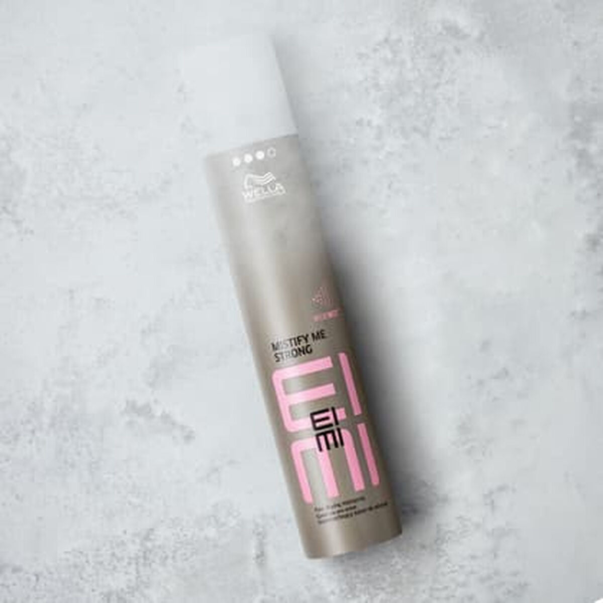 Spray de fixation forte Wella 81649981, 500 ml pour tous les types de cheveux, finition parfaite, produit unisexe.