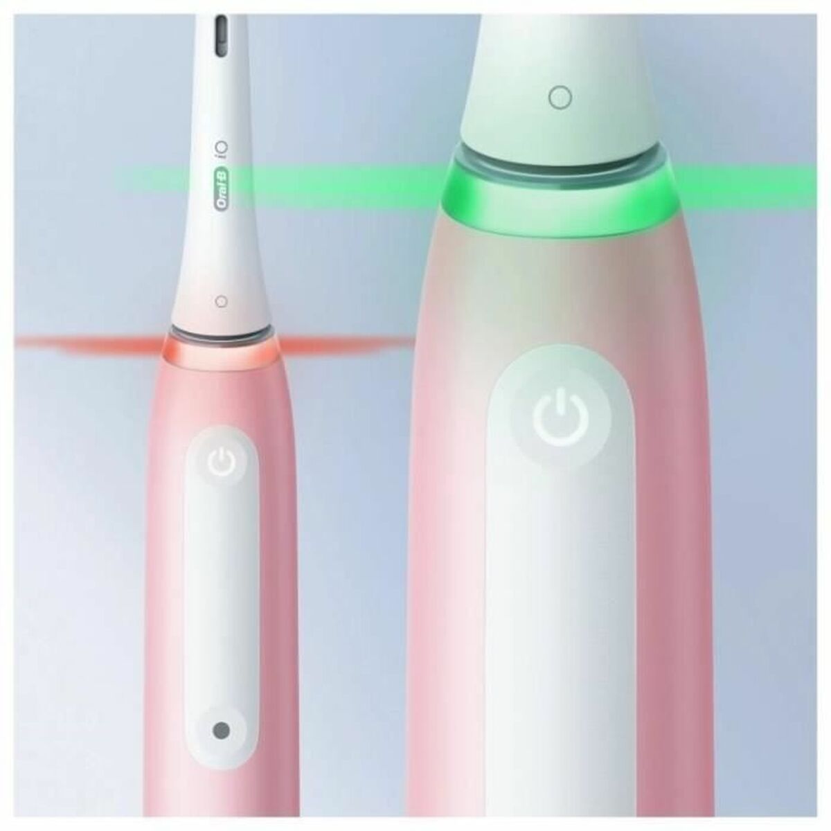 Vue rapprochée de la Brosse à dents électrique Oral-B io Series 3 avec témoin lumineux LED.
