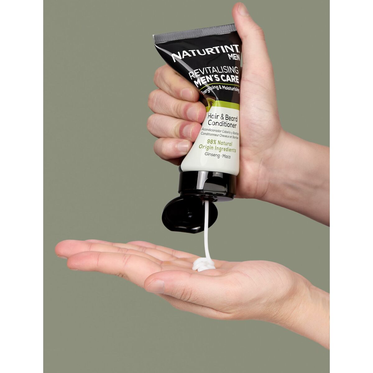 Lotion après-rasage Naturtint MEN being applied to a hand, showcasing natural men's grooming care.